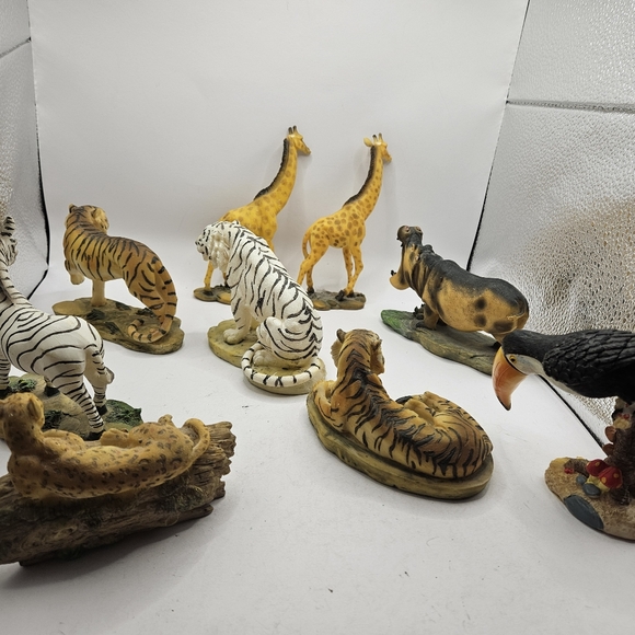 9 Vintage Polystone Figurines Greenbriar Tiger, Hippo, Giraffe, Zebra, Cheetah.  - Picture 2 of 16